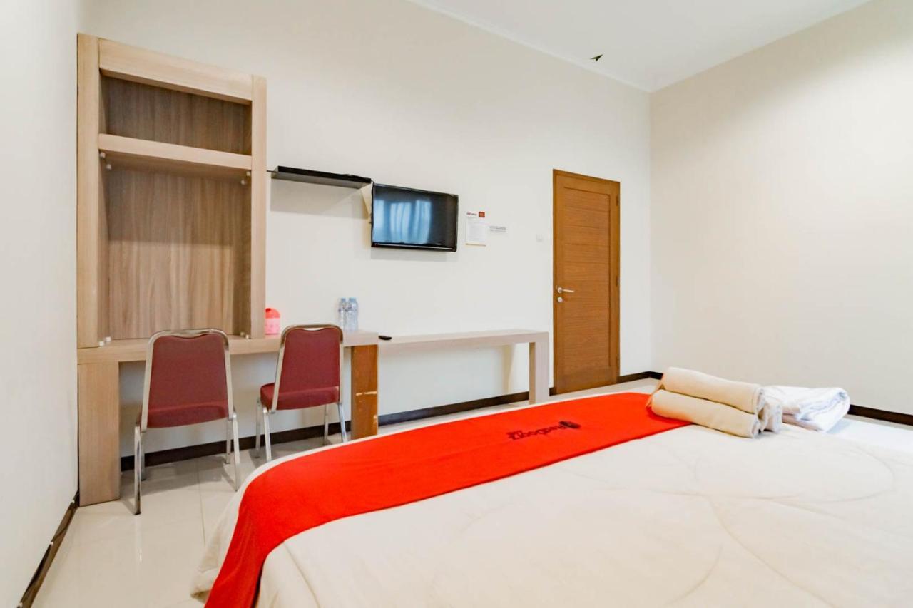 Reddoorz Near Lembang Park & Zoo 2 Hotel Eksteriør billede